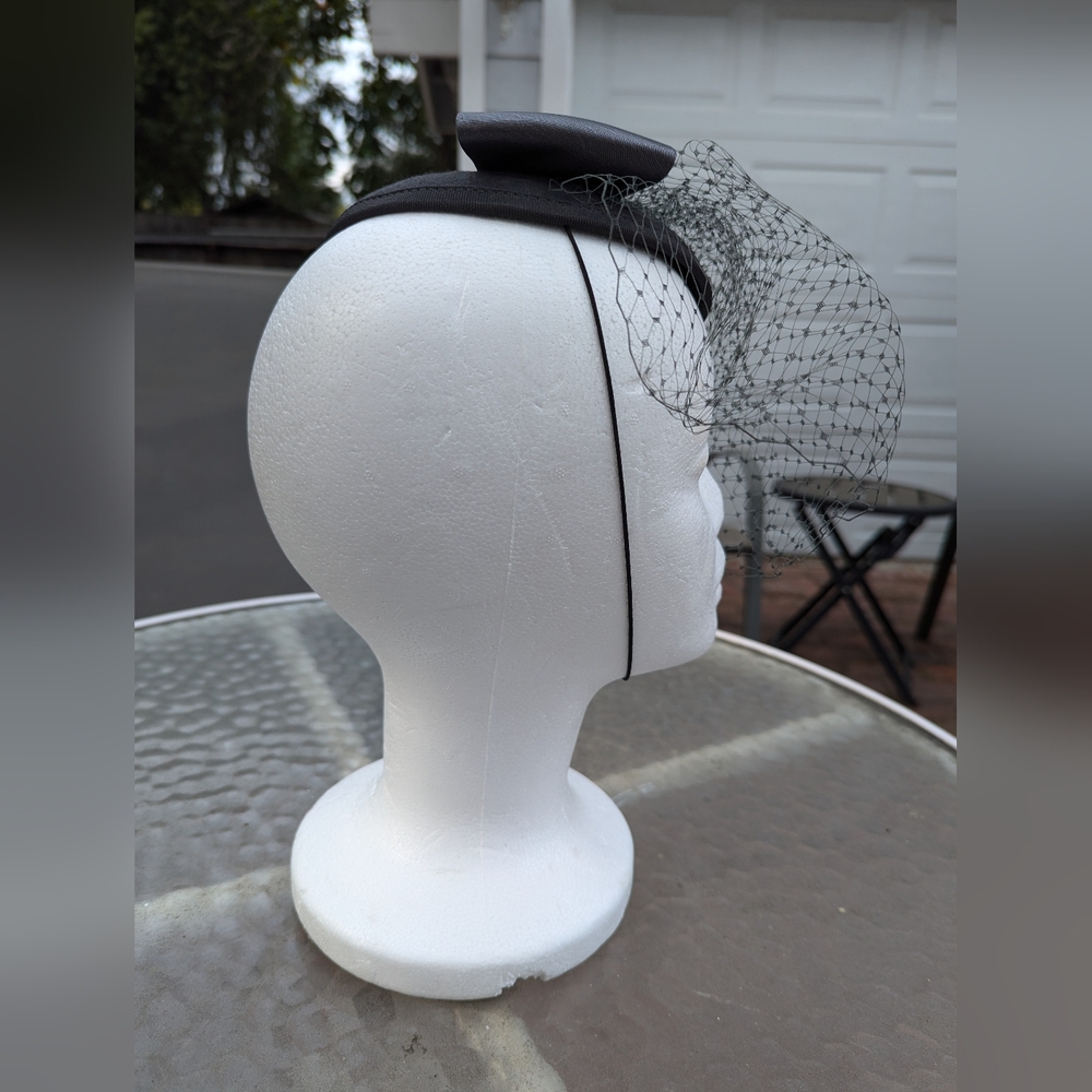 Gray Fascinator - Picture 3 of 3